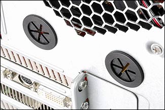 For water cooling users, tube entry/exit holes are provided at the rear of the case for convenient water cooling set-up and maintenance.